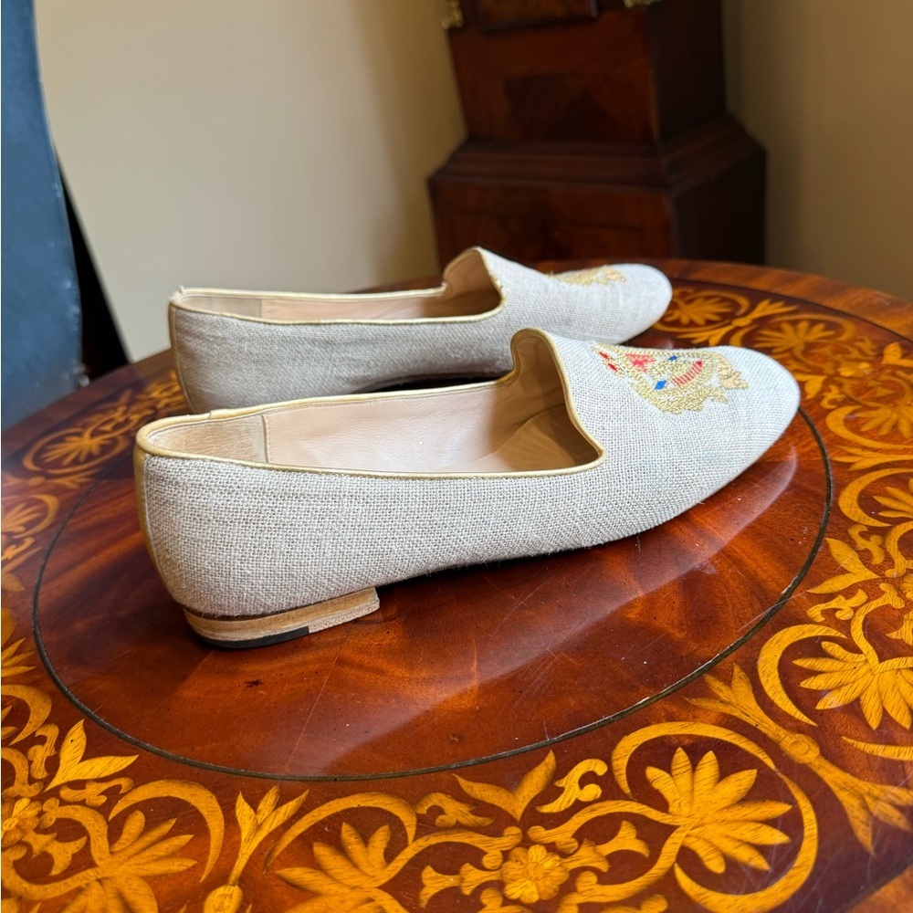 Jon Josef Gatsby Emblem Tan Linen Embroidered Flat Loafer Size 9 MSRP $195 - Picture 6 of 10